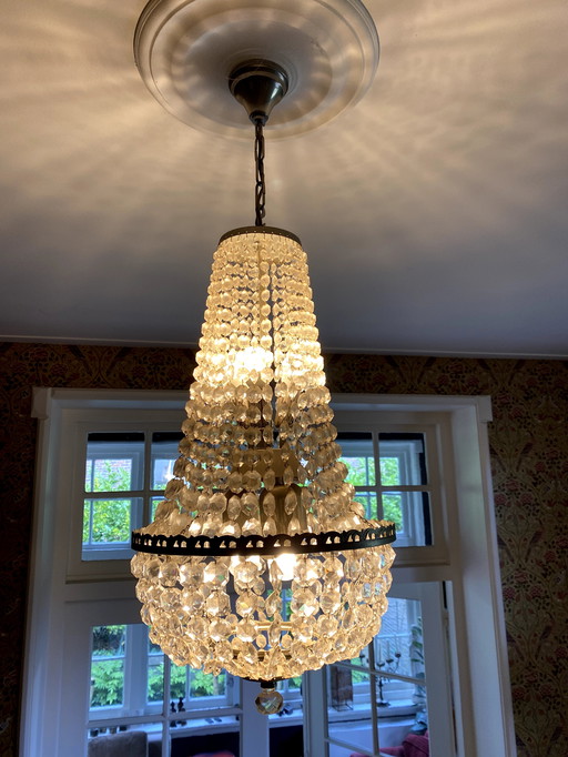 Crystal chandelier with 6 light bulbs