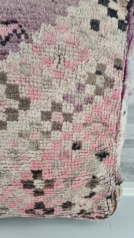 Vintage Berber Pouf – Footstools & poufs, Wool (photo 3 of 9)