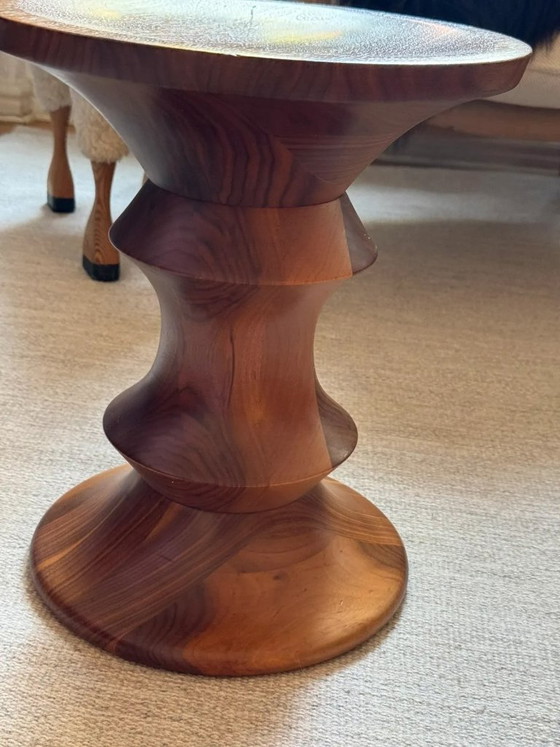Tabourets Vitra Eames, modèle C / Noyer brillant – Wood (photo 4 of 8)