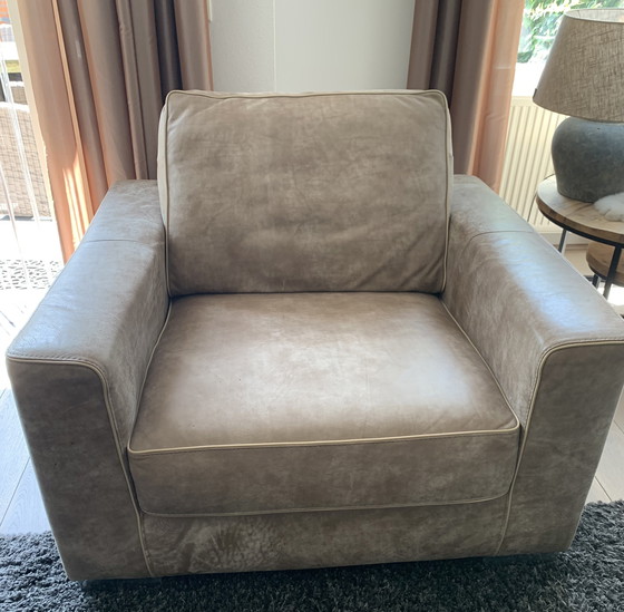 Image 1 of Magnifique grand fauteuil en cuir