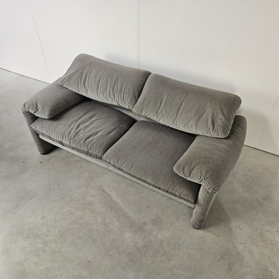 Image 1 of Italiaanse Cassina Maralunga, gestreept lichtgrijs/blauw