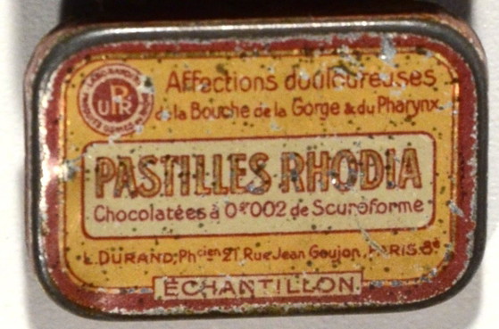 Small antique metal medical tin for Rhodia chocolate lozenges, Durand, UPR, 3x2x1cm – Decorative Objects (photo 4 of 5)