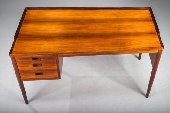 Image 1 of  Skandinavischer moderner asymmetrischer Palisander-Schreibtisch mit Barschrank, zugeschrieben H. Brockmann Petersen für Poul M.