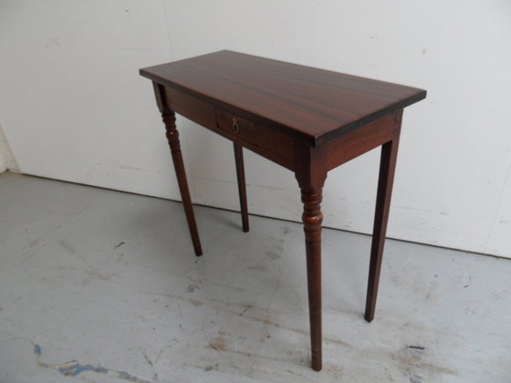 Image 1 of Mesa auxiliar antigua de caoba