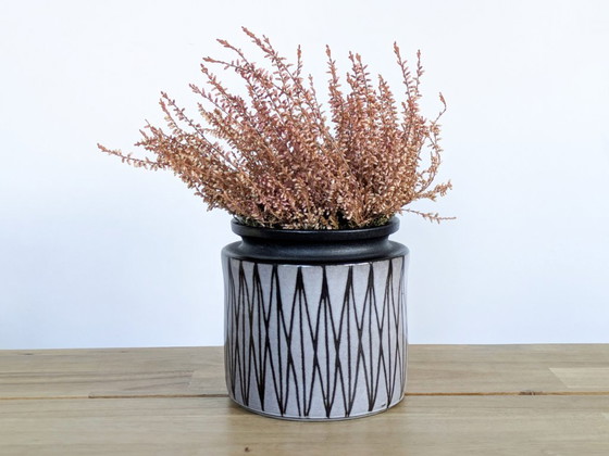 Image 1 of Pot de fleurs en céramique d'atelier ouest-allemand — Sgraffito géométrique, Cologne