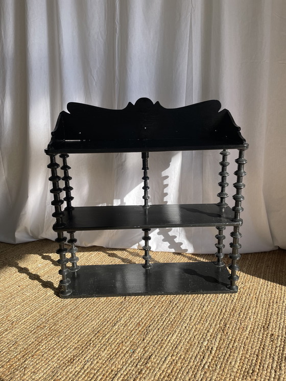 Image 1 of Vintage gedraaide houten volkskunst spoelhouder