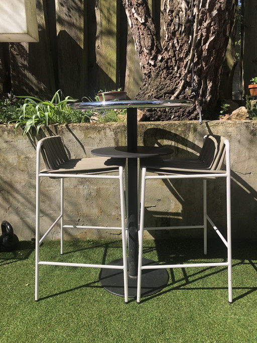 Vintage Stehtisch und 2 Barhocker für draußen