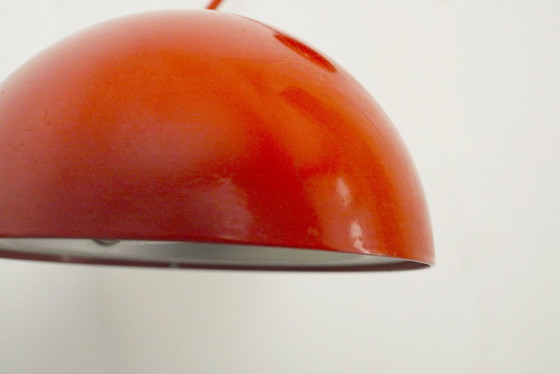 Image 1 of Vintage Italiaanse wandlamp, rode metalen wandlamp, mid-century modern, space age leeslamp