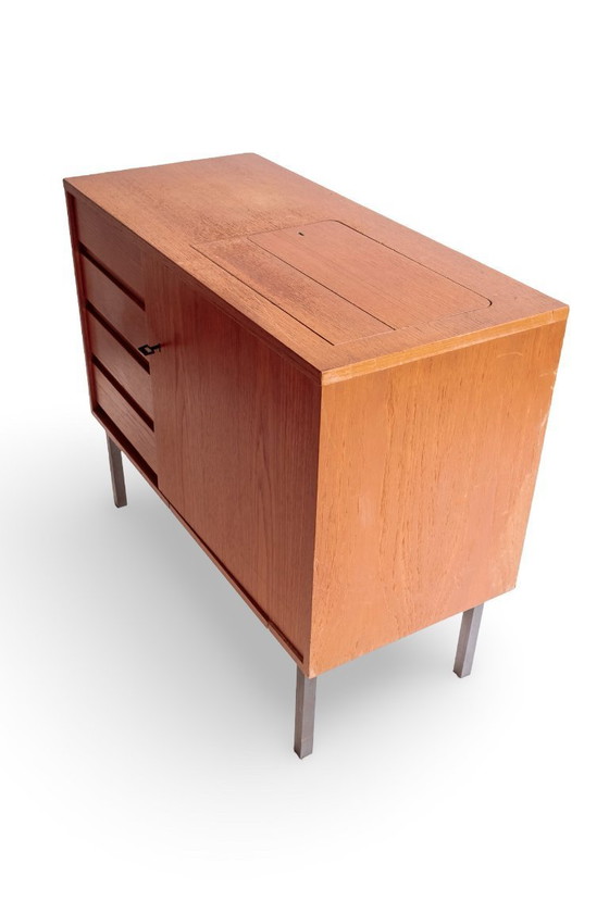 Image 1 of Credenza vintage con cassetti e anta