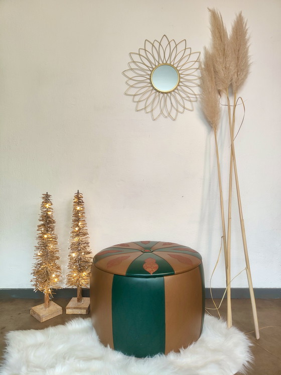 Image 1 of Vintage poef