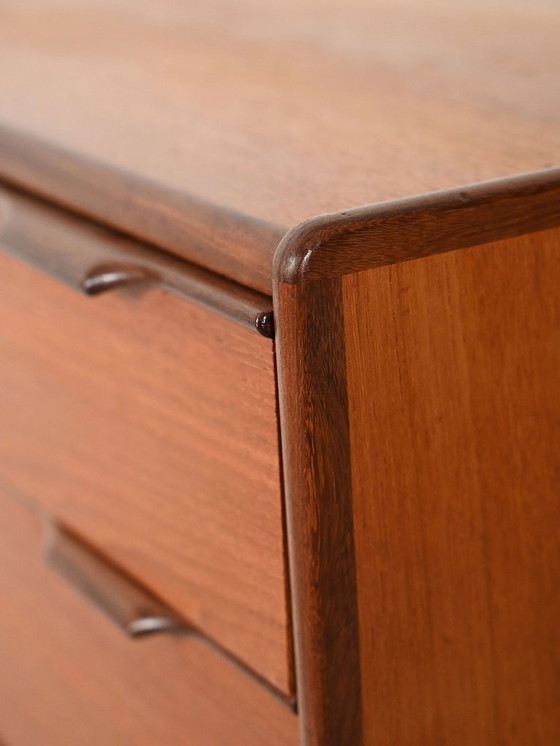 Image 1 of Cassettiera danese in teak con dettagli a contrasto