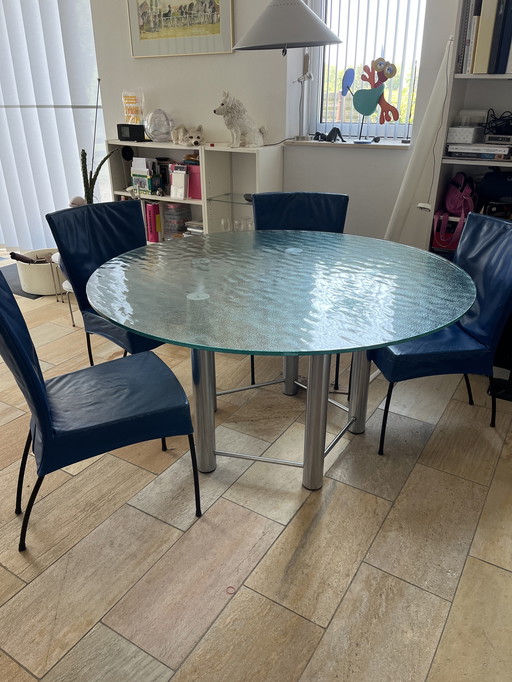 Modèle design avec pot chromé et lame de verre