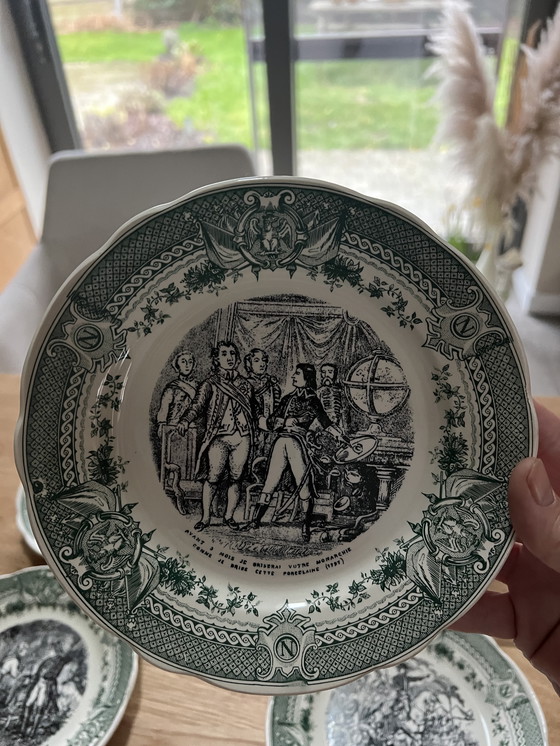 Image 1 of Set aus französischem Sarreguemines-Transfergeschirr und napoleonischen Tafeln.