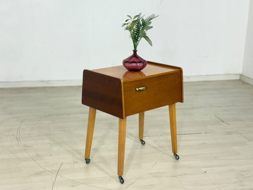 Mesa de costura de mediados de siglo, armario de costura, mesa auxiliar, cómoda, vintage