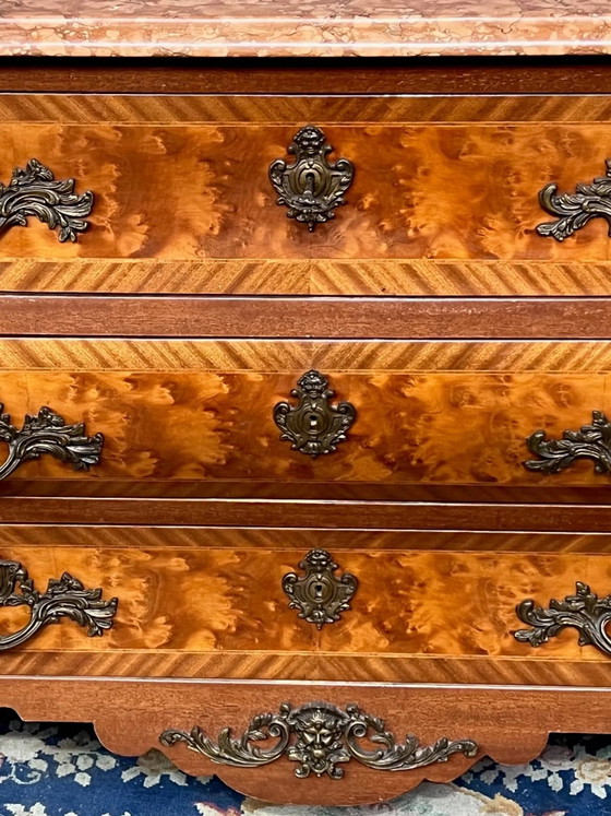 Cómoda estilo Luis XIV. Chapa de nogal y palisandro. – Bronze, Marble (photo 6 of 7)