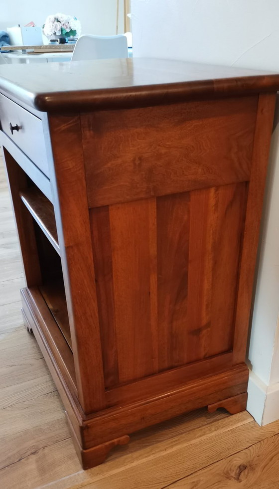 Image 1 of Mobile TV in noce massello