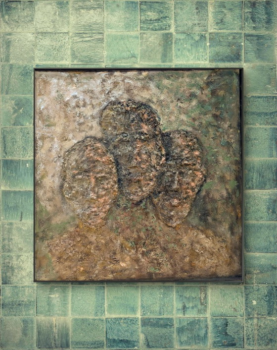 Image 1 of Three Guys – Oggetto da parete scultoreo con rilievo grezzo