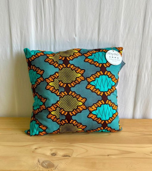 Handmade designer cushion with African print – sustainable and unique