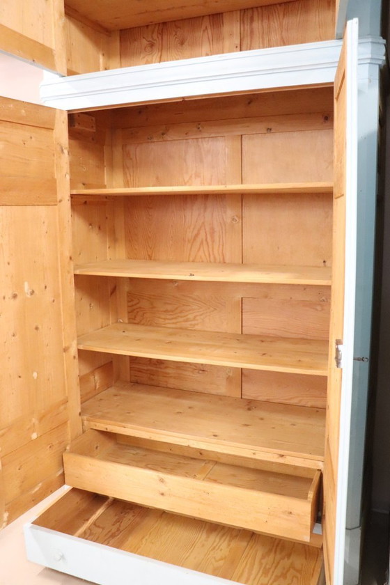 Image 1 of Antieke kledingkasten van gelakt sparren- en populierenhout, Italië, 19e eeuw