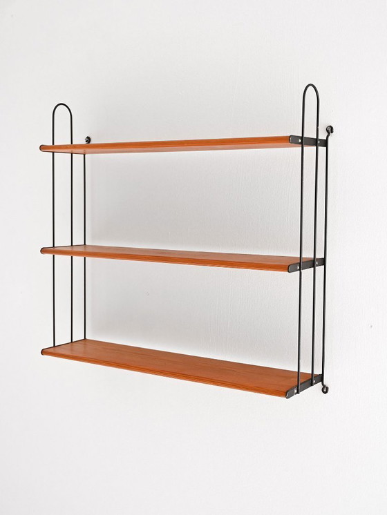 Image 1 of Scaffale scandinavo "Hylla" vintage del 1960 in rovere e metallo