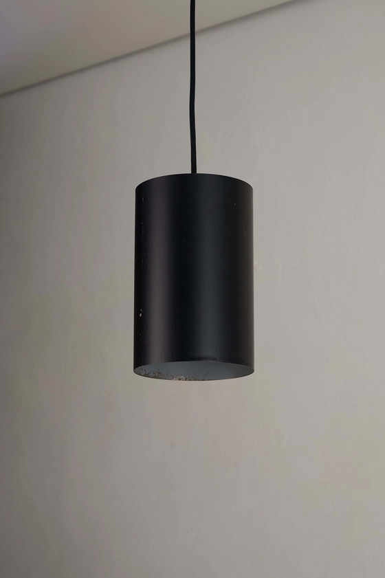 Minimalistische schwarze Zylinder-Pendelleuchte von Fog & Mørup, 1960er Jahre, Deckenleuchten, Grau (Foto 6 von 6)