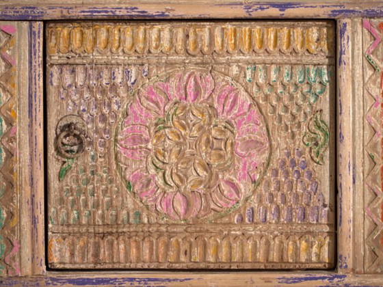 Antikes geschnitztes polychromes niedriges Sideboard aus Kiefernholz – Xinjiang, circa 1900 (photo 11 of 40)