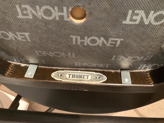 Image 1 of Tavolo rotondo Thonet 90 con 3 sedie, legno vintage di metà secolo