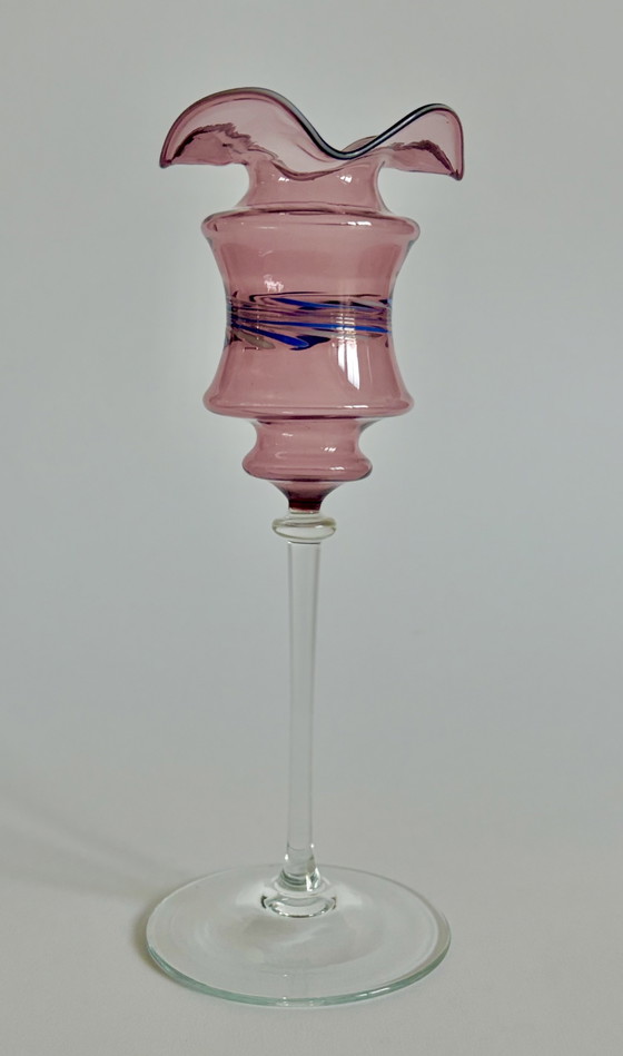 Elegante Mid-Century Glaskunst-Kelchvase – Mundgeblasen & Filigran (Lauscha um 1960/1970) – Vasen (photo 2 of 6)