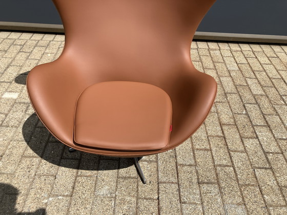 Image 1 of 2x Fritz Hansen Egg Chair + Ottoman en cuir Cognac NEUF !!!
