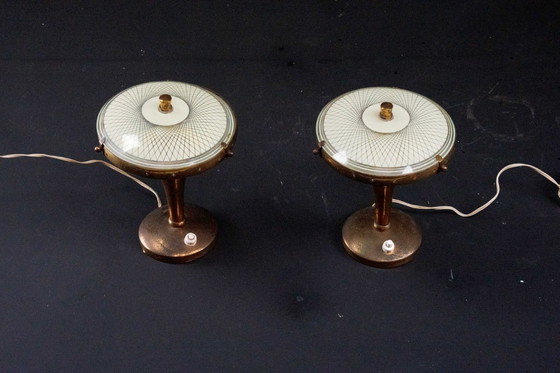 Image 1 of Zeldzaam paar nachtlampjes van gebogen glas, toegeschreven aan Pietro Chiesa. Italië, jaren 1950.