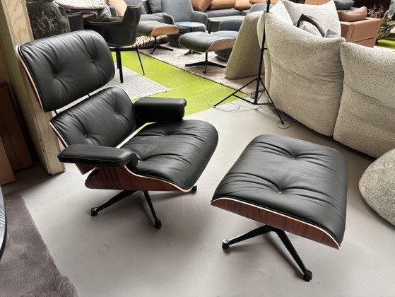 Nwe Vitra Eames Lounge Chair + Ottoman Palisander Brown Premium Leather 2026 – Draaistoelen, Aluminium, Wood (photo 6 of 9)