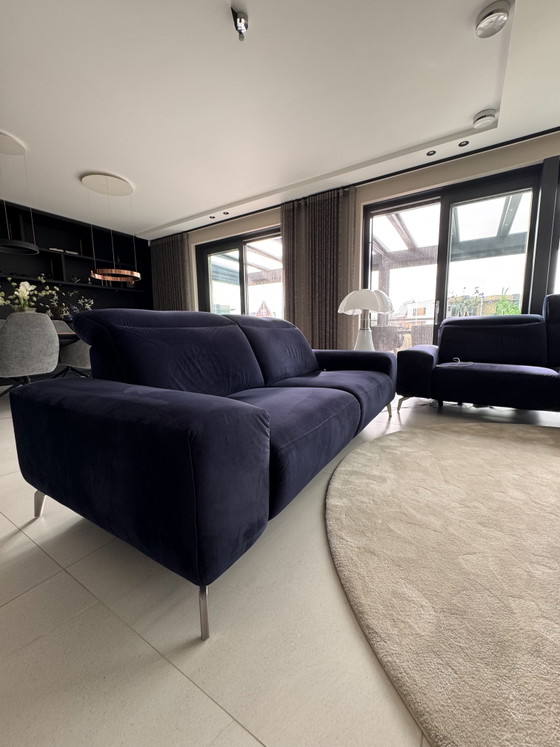 ROM 2x 2-seater Sofa electr. Reclining function + USB in velvet blue – Metal (photo 3 of 13)