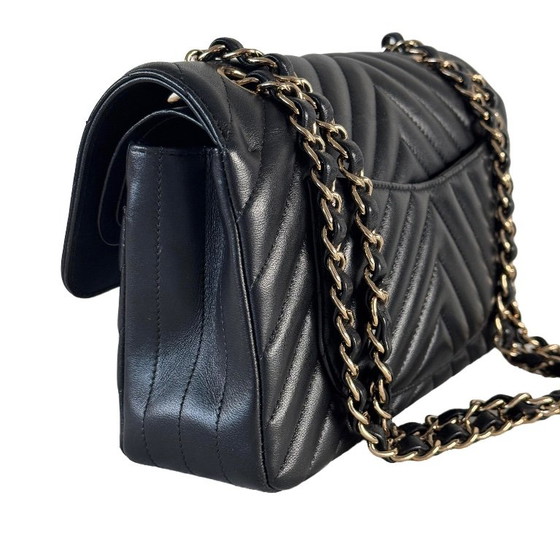 Chanel Classic Flap Small – Crossbody bags, Lambskin (photo 24 of 28)