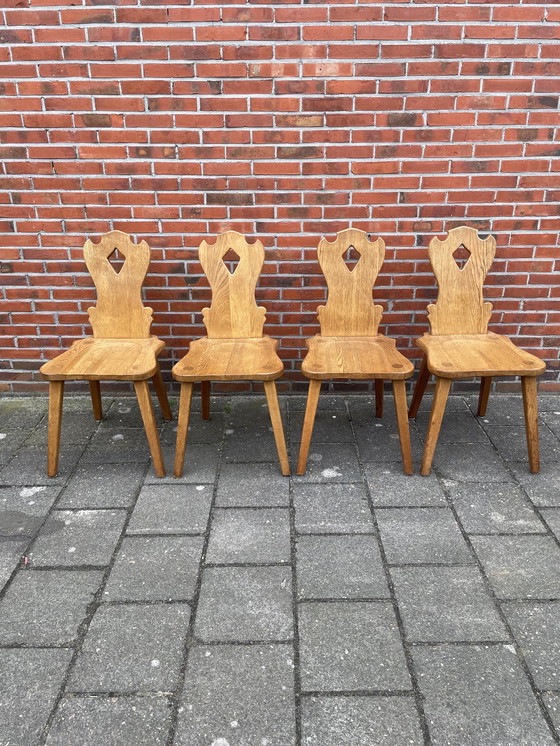 Image 1 of 4 Brutalistiche stoelen