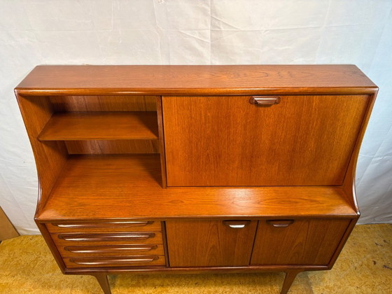Vintage A. Younger “Sequence” Teak Highboard | Jaren 60 | Ontworpen door John Herbert Een werkelijk prachtig (photo 9 of 12)