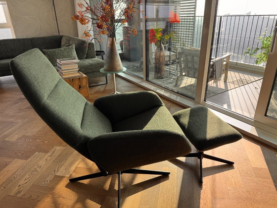 Image 1 of Poltrona girevole Montel Ergo con poggiapiedi