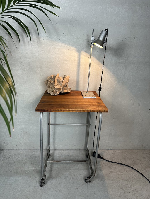 Mesa de escritura industrial vintage