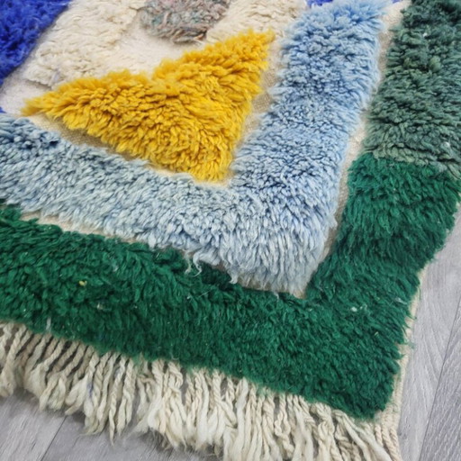 Handmade ecru Moroccan rug with geometric patterns, 250cm x 150cm