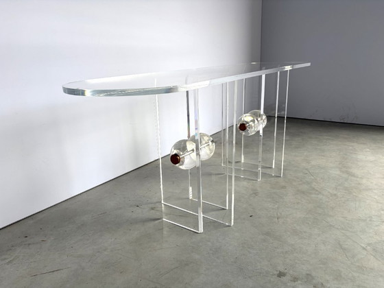 Messing en Lucite Console, jaren 70 – Plexiglass, Brass (photo 8 of 12)