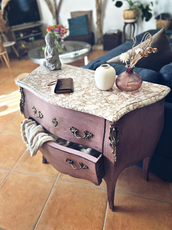 Pretty Louis XV style patinated antique chest of drawers, Powdered violet and marble, Wood, Purple (photo 15 of 15)