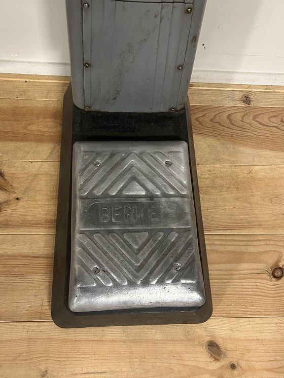 Image 1 of Berkel Wiegestation 1969 Stadtmobiliar