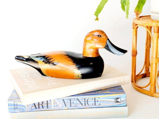 Scultura d'epoca in legno di anatra intagliata e dipinta a mano | Arte popolare degli anni '70