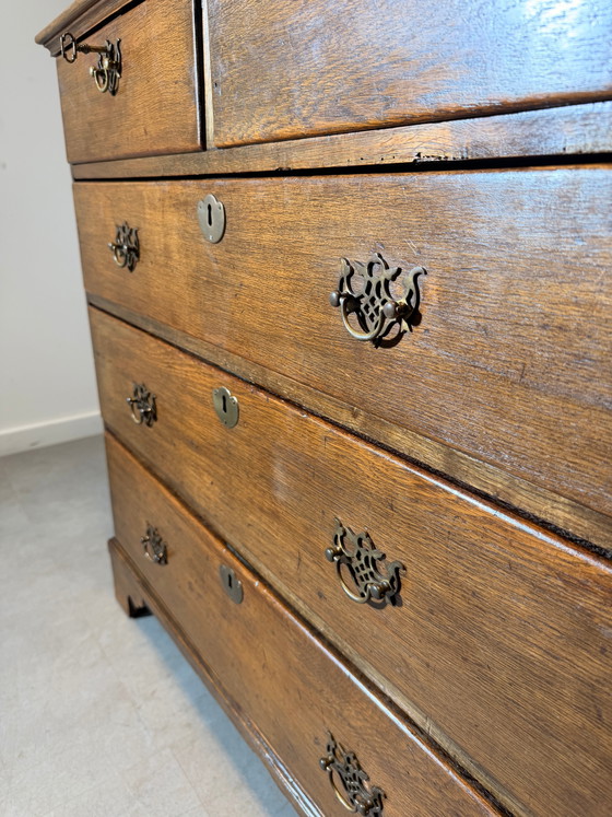 Cassettiera antica inglese in rovere con ferramenta in ottone. – Cassettiere, Wood (photo 2 of 6)