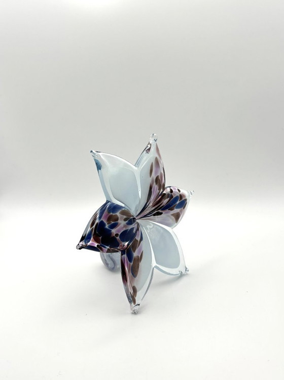 Image 1 of Ein Paar kunstvolle Glasblumen, handgefertigt in Italien nach venezianischer Murano-Tradition, Maße: 15 x 15 x 9 cm