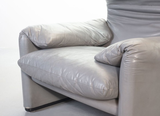 Image 1 of Set of 2 Mid-Century Italian Design Cassina Lounge Chair ‘Maralunga’ by Vico Magistretti in Dolphin Grey Leather. Italy, 1970s.