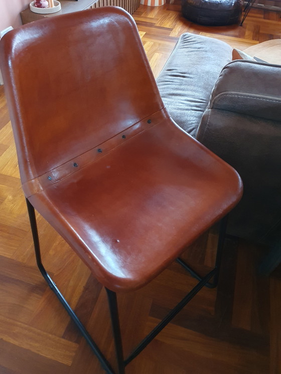 Image 1 of Industriële eettafel en stoelen / bartafel en barkrukken