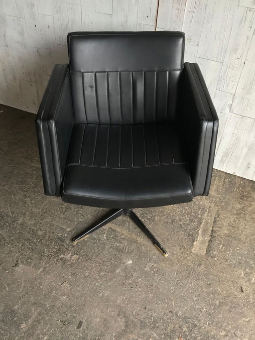 Tschechischer drehbarer Clubsessel mit Metall, 1960er Jahre