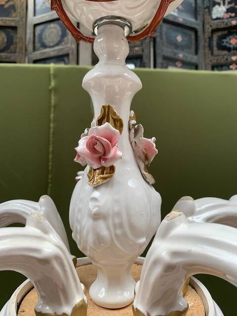 Lustre de Capodimonte. – Porcelain (photo 4 of 7)