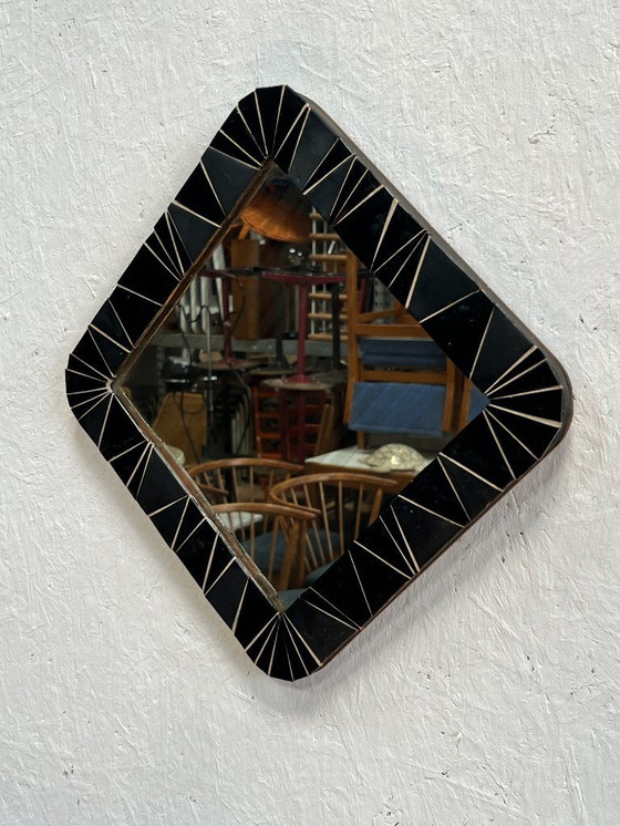 Image 1 of Miroir vintage avec bordure en céramique, carré ou losange, années 1960