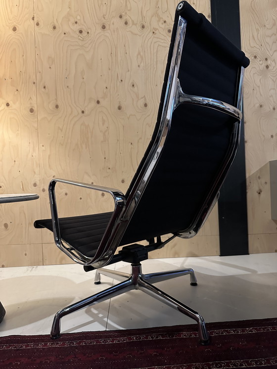 Image 1 of Sillón Vitra Eames EA124 Hopsak Zwar